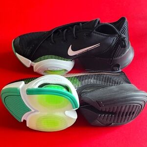 NEW Women's Nike Air Zoom Superrep 2 Size 7 still  in the box!